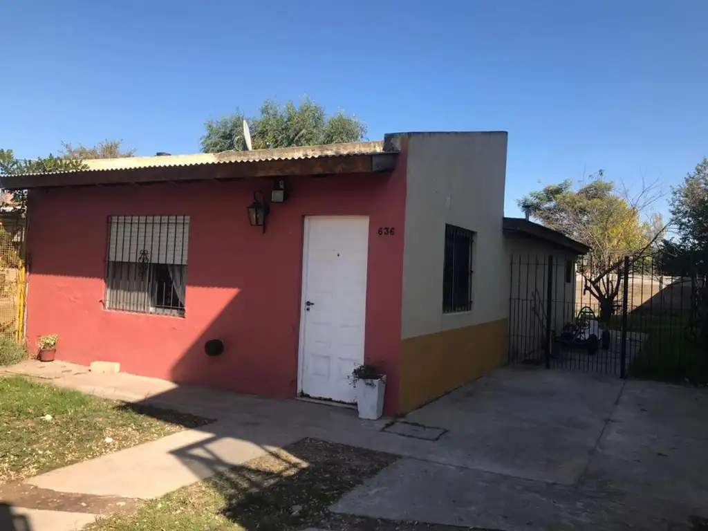 Casa en venta - 2 dormitorios 1 baño - 80mts2 - Coronel Brandsen