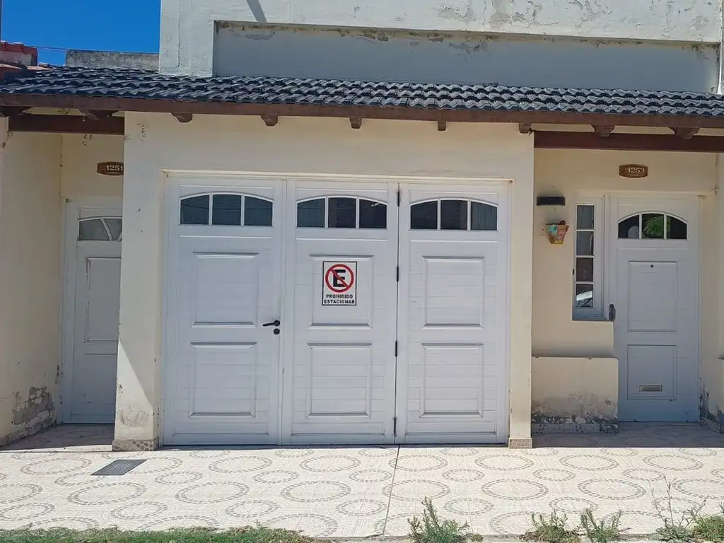 Venta Casa con dos departamentos en Tostado