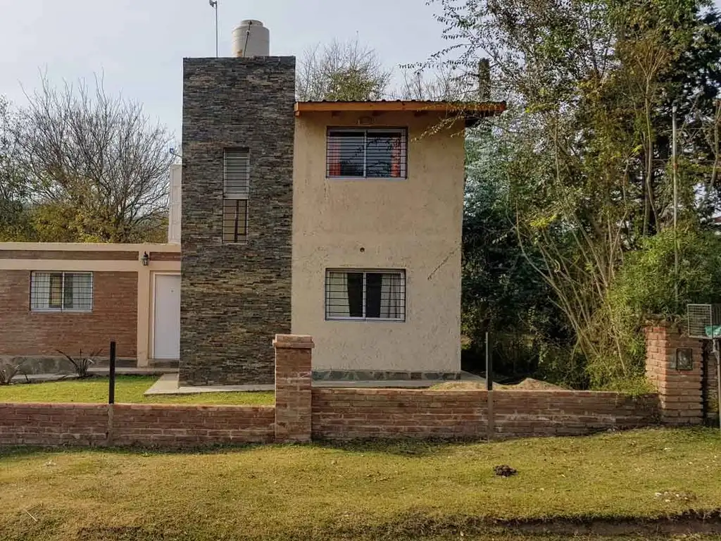 Casa en venta, a 3 cuadras del río. B° Villa Strada Cód (1309)