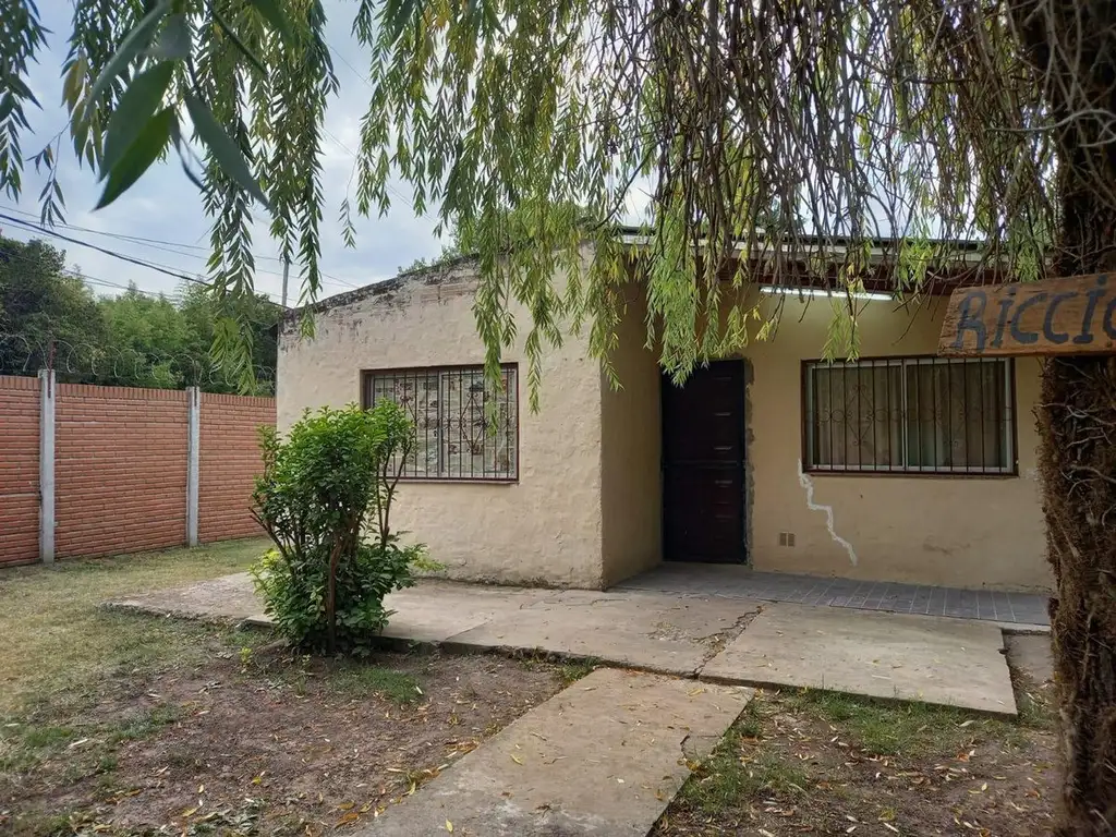 Oportunidad en Merlo! Casa en venta