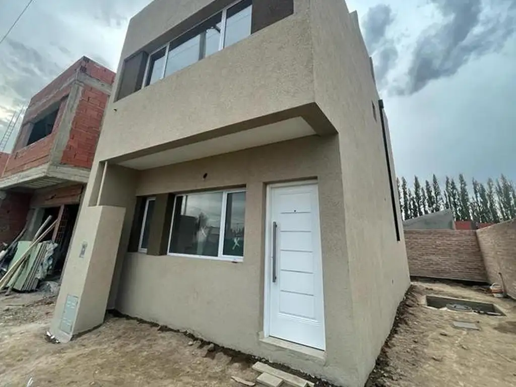 Vende Duplex Altos de Alberdi I