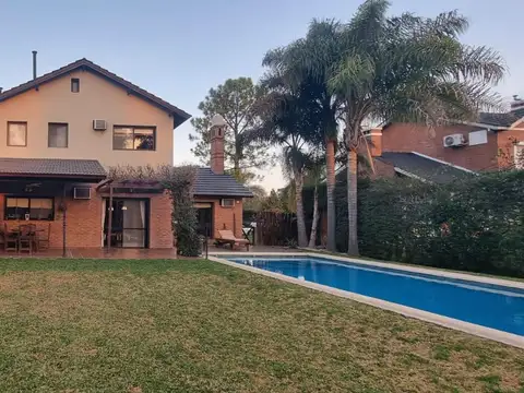 HERMOSA CASA EN CAMPOS