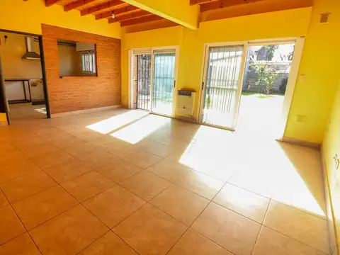 Venta Casa 4 amb- mas 3 monoambientes en block - Foto 0