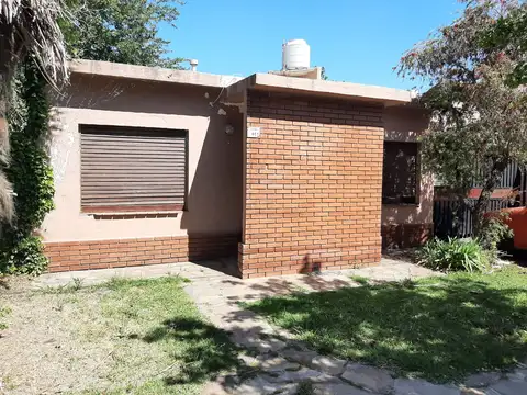 CASA  EN VENTA EN PERGAMINO CON PILETA