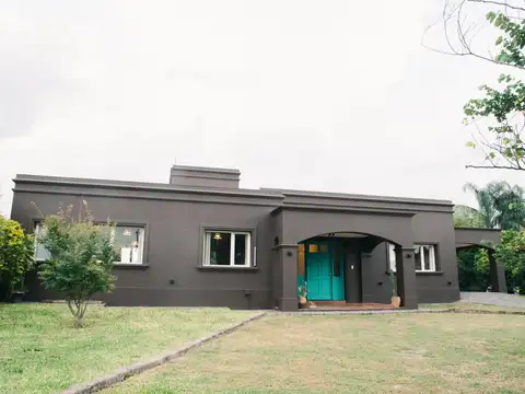 Casa en Club De Campo Los Nogales