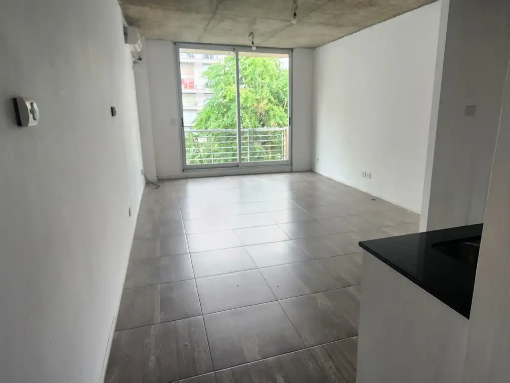 HERMOSO MONOAMBIENTE CONTRAFRENTE CON BALCÓN - APTO PROFESIONAL