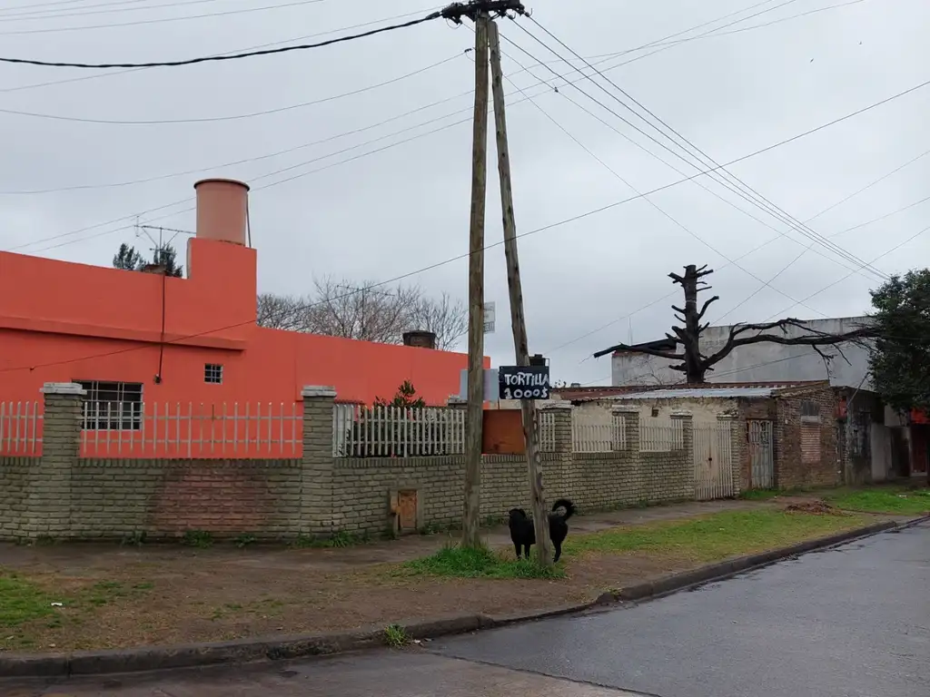 Casa americana en Ituzaingo Norte. A refaccionar