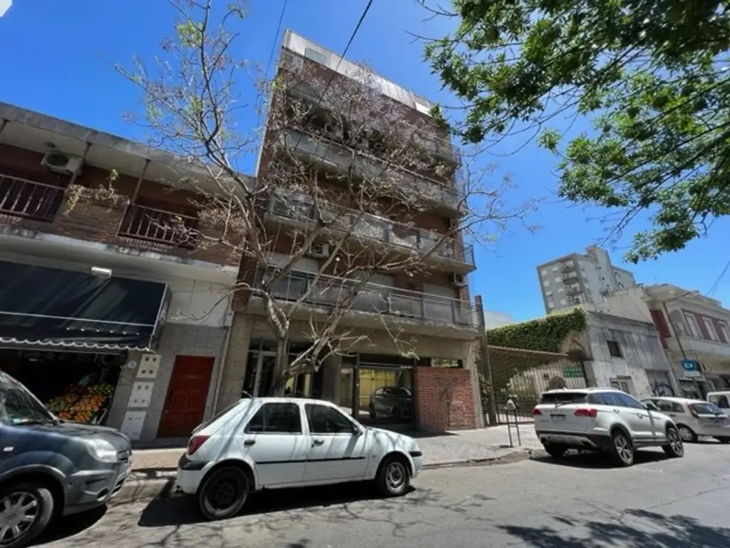 Venta Depto Centro San Martin, 3 Ambientes Con Cochera.