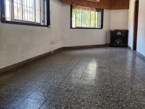  RESERVADA  PH 4 AMBIENTES TIPO CASA - ENTRADA INDEPENDIENTE - MUNRO ESTE