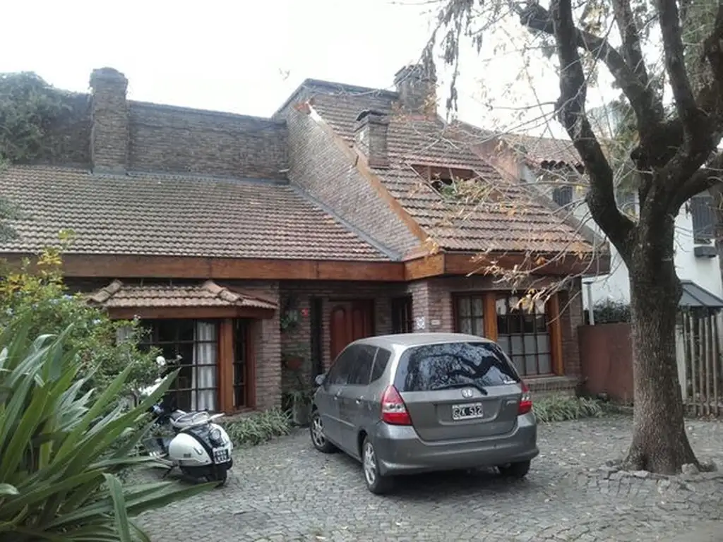 CASA VENTA EN LOMAS DE SAN ISIDRO HORQUETA