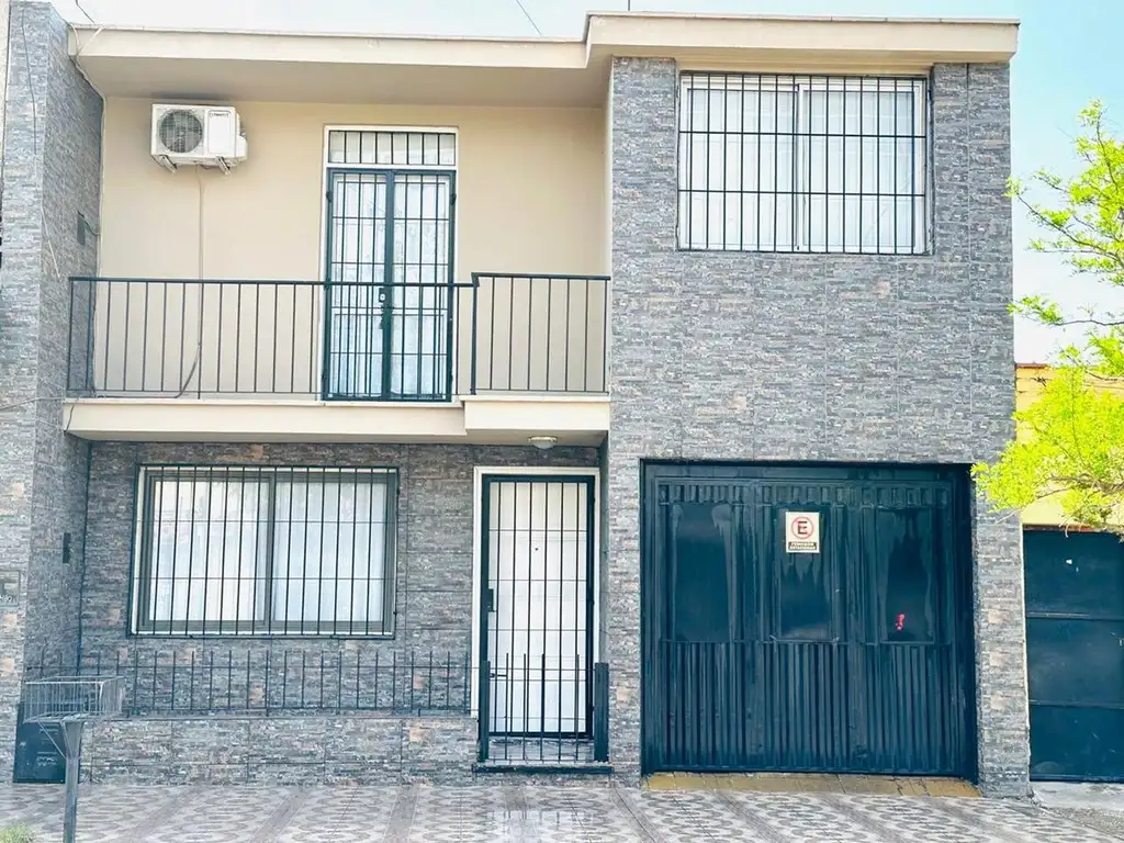 Venta Casa en Dorrego, 3 dormitorios, y escrit.