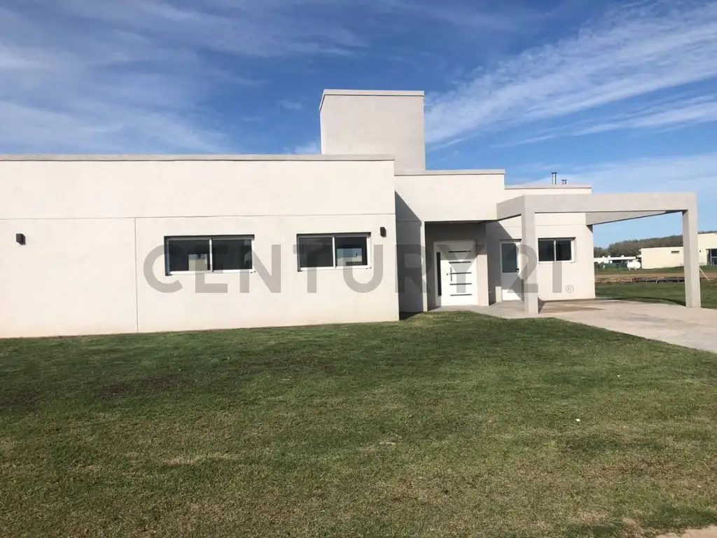 VENTA DE CASA A LA LAGUNA EN EL BARRIO LA ALAMEDA-CANNING.