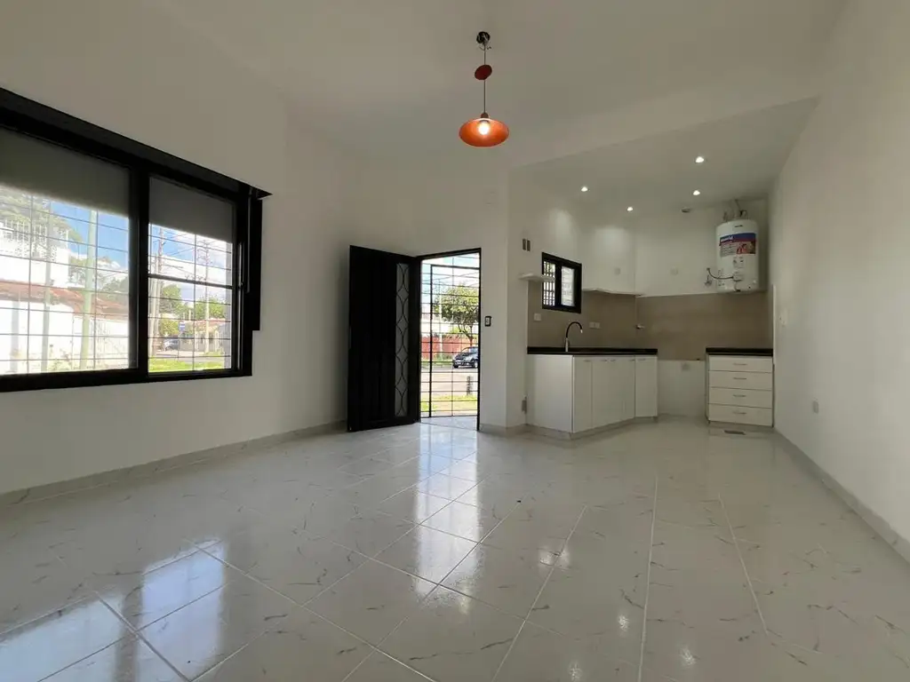 Casa tipo PH en venta zona Boulogne.