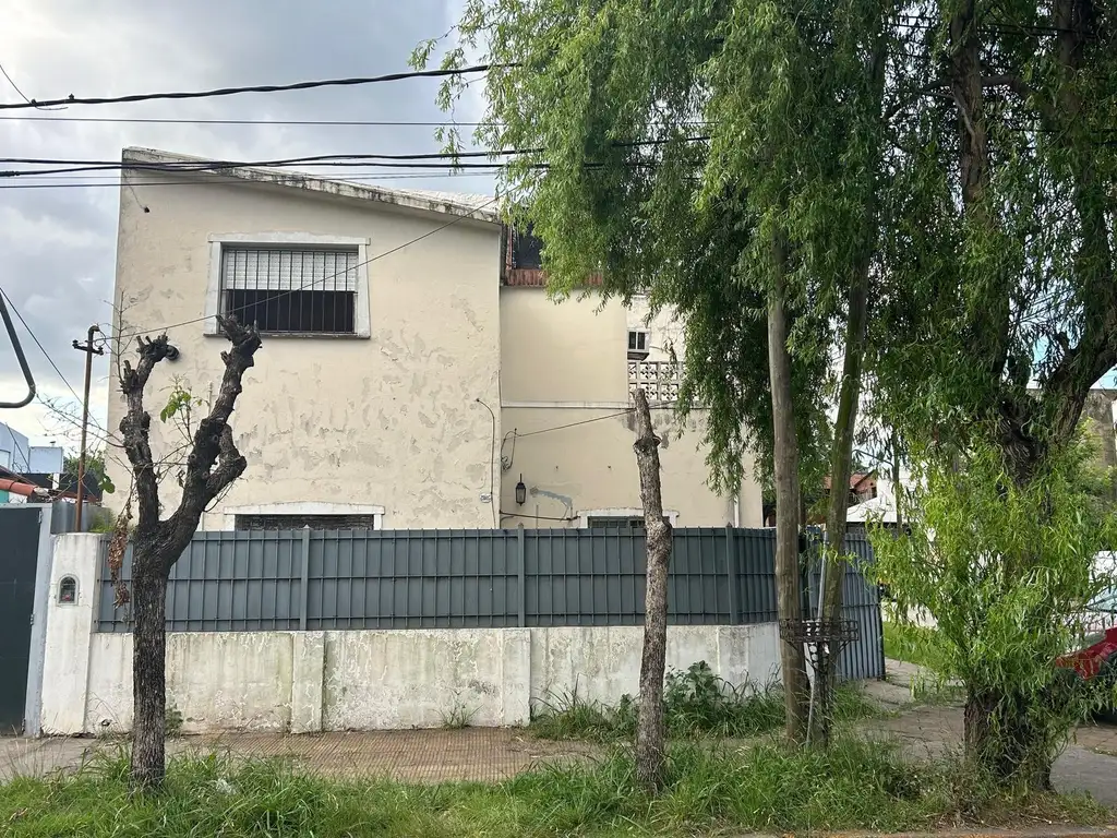 Boulogne, en venta, casa sobre lote propio con 2 dormitorios, ideal para mejorar