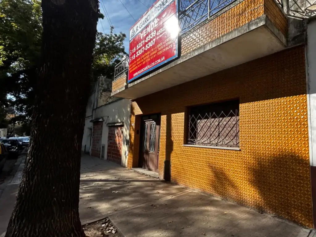 EN VENTA EXCELENTE LOTE con CASA 5 AMB EN BAJOS - CABALLITO