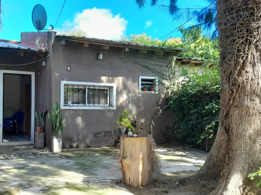 CASA CON COCHERA SOBRE HERMOSO LOTE DE 380 M2