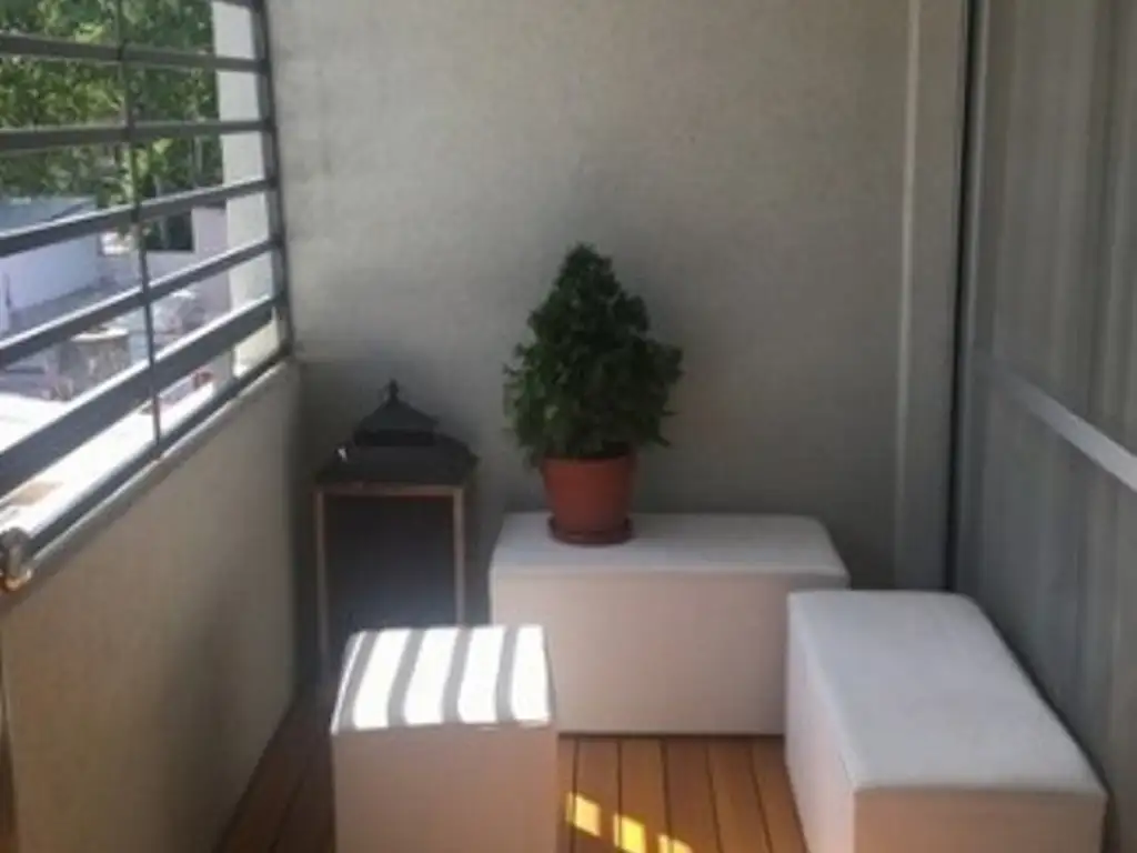 IMPECABLE  SEMIPISO CASI NUEVO, 3 AMB, ASCENSOR, BALCON,  TERRAZA, PARRILLA, COCHERA CUB Y BAULERA,!