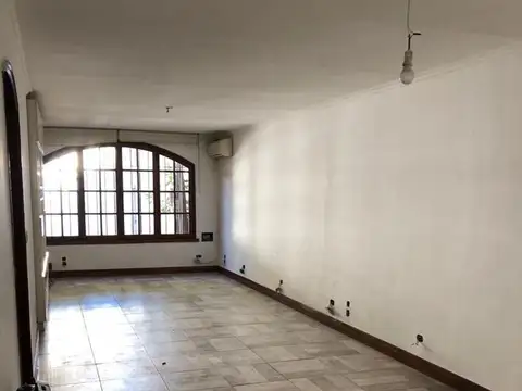 Casa en Alquiler con cochera