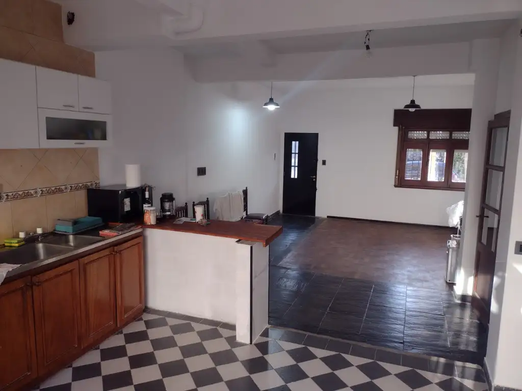 CASA 3 AMB. MAS DEPENDENCIA, LOTE PROPIO, VILLA URQUIZA