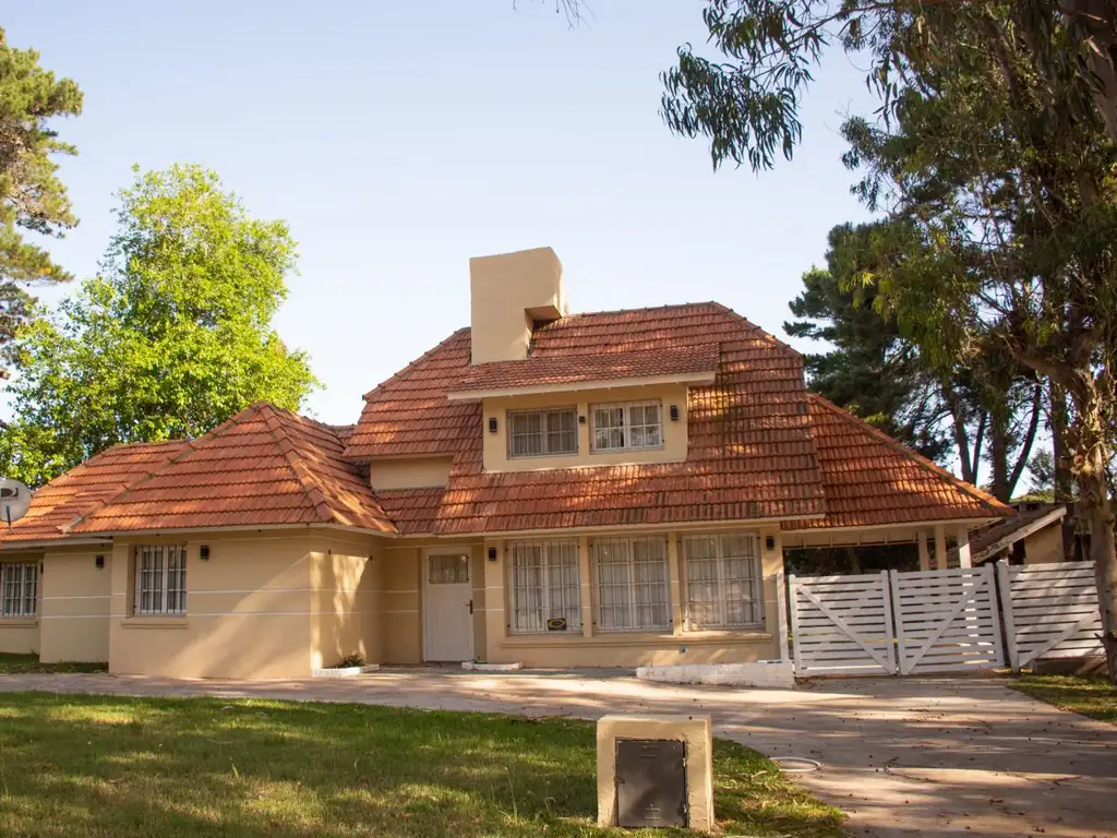 Casa - Alquiler temporario - Argentina, Pinamar - Artes 955