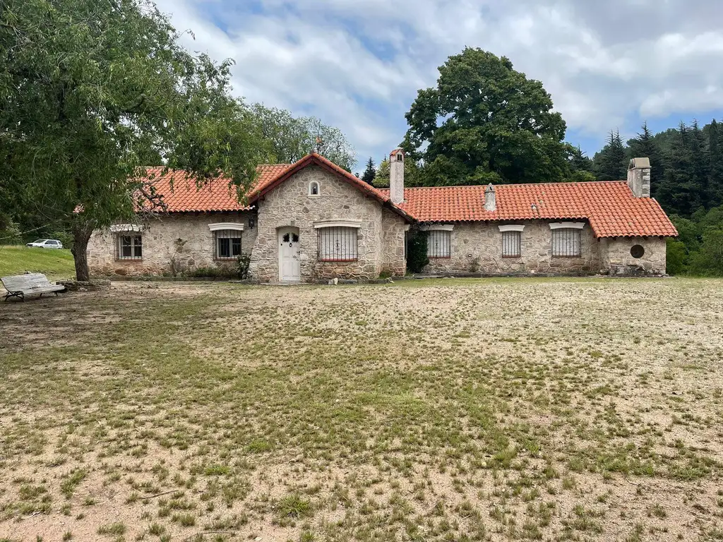 Casa en  La Cumbre, en inmediaciones a Estancia El Rosario