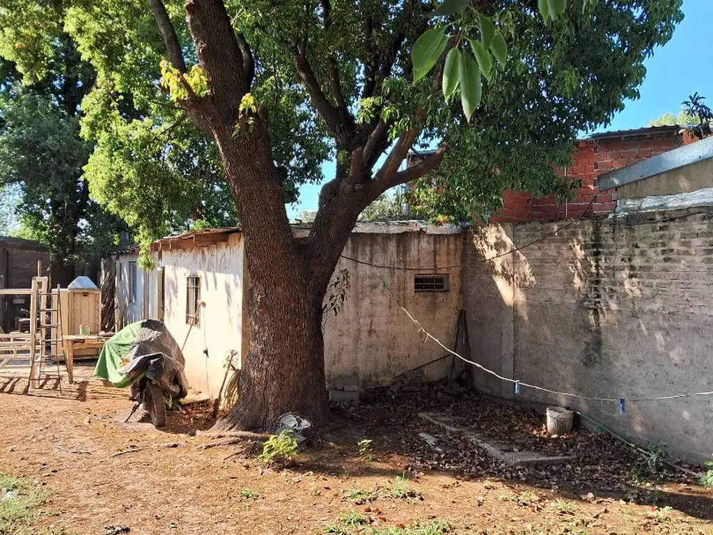 Tres departamentos sobre lote de 400 m2