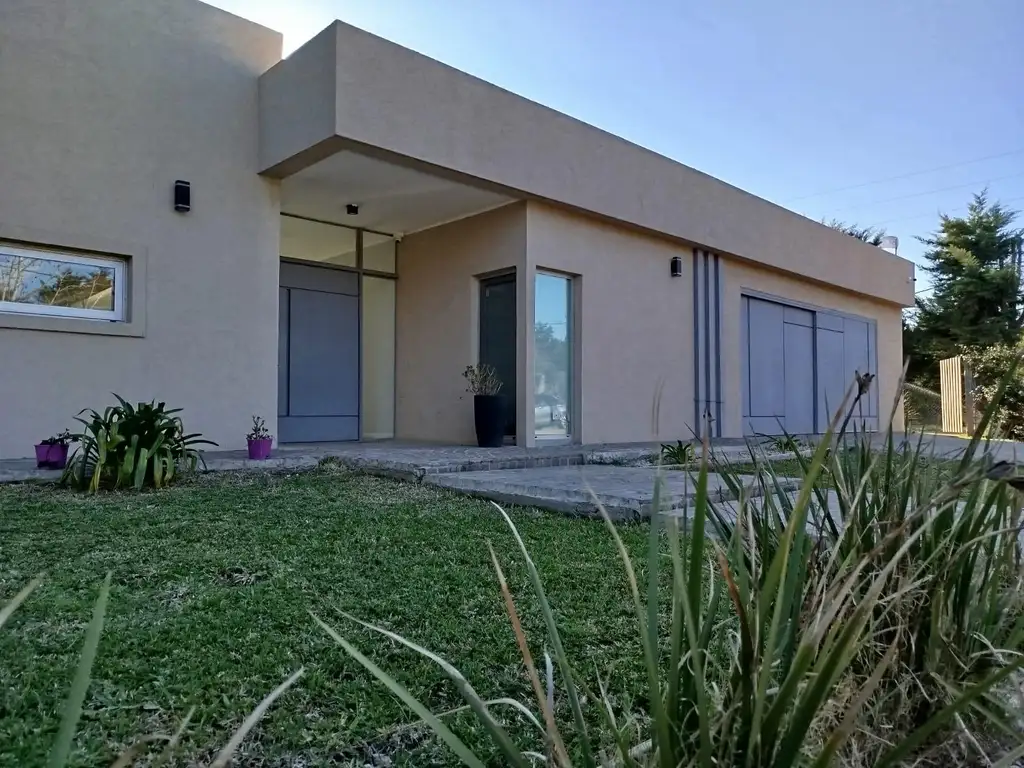 Casa en  Barrio Altos de Ñandubay