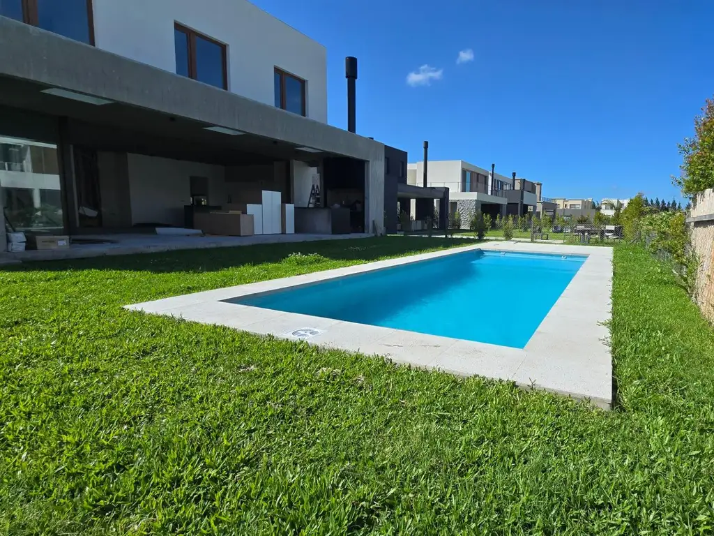 Casa en Venta Carpinchos, Nordelta 4 Dormitorios