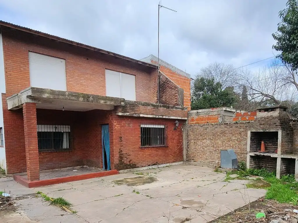 CASA EN VENTA A REFACCIONAR CANNING / EL JAGUEL