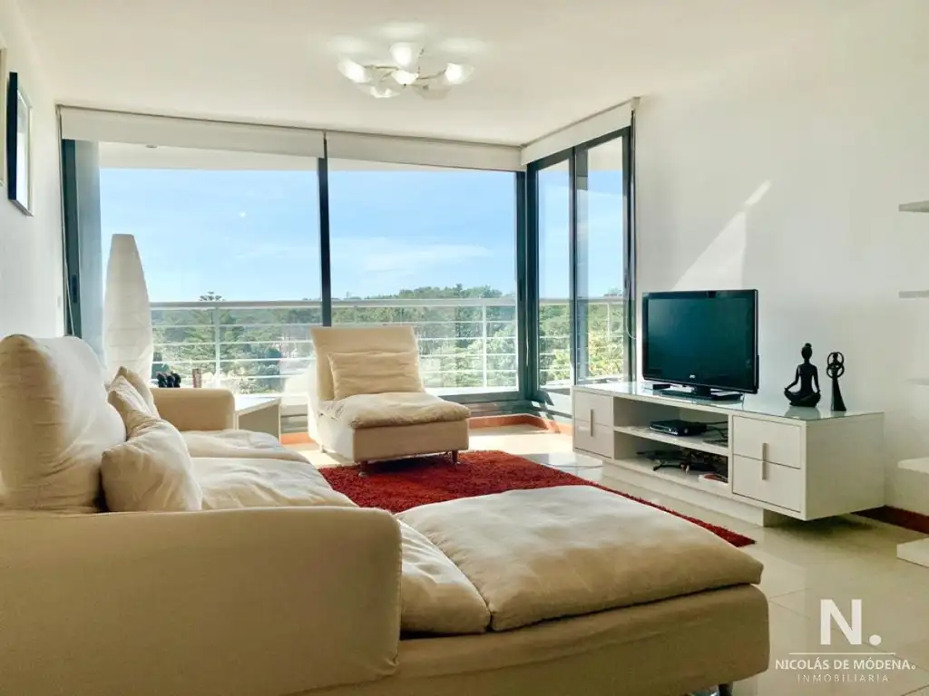 Apartamento de Tres Dormitorios en Venta