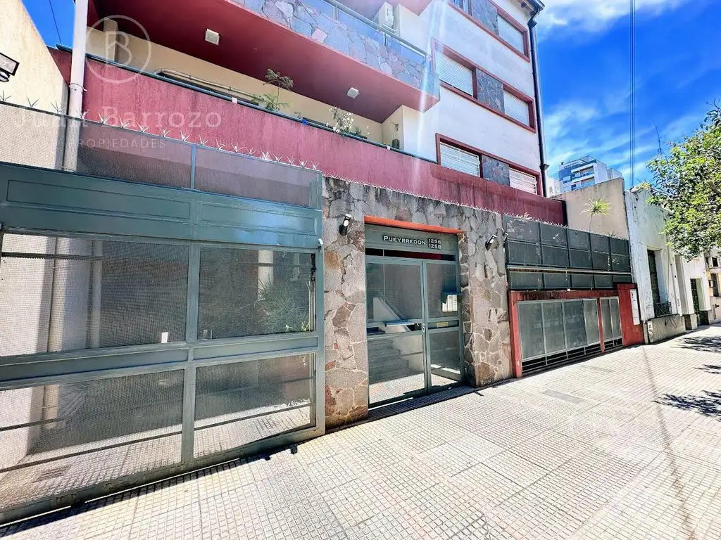 Departamento de 2 ambientes en venta en Banfield Este