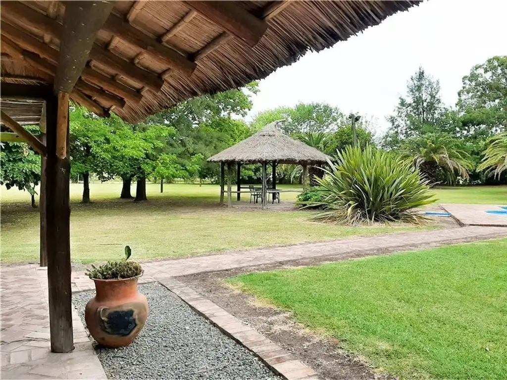 Casas vta (2). Quincho Piscina. Abasto. La Plata.