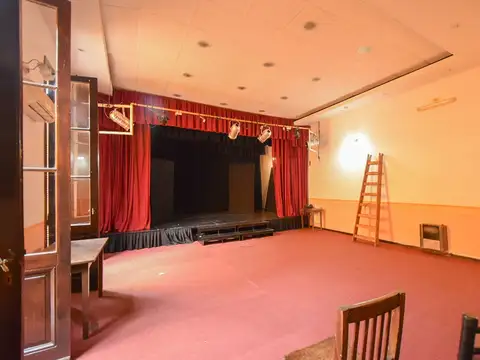 VENTA TEATRO CON DEPARTAMENTO DE 3 AMB.APTO CRED.