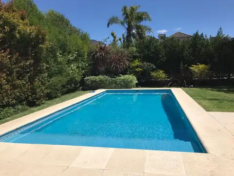 Casa en Venta - 3 dormitorios - USD 365.000