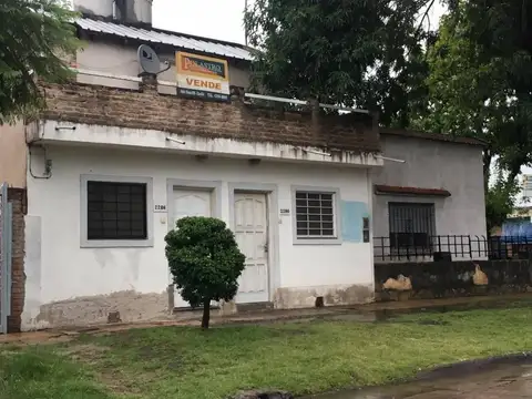 3 ambientes en excelente esquina comercial