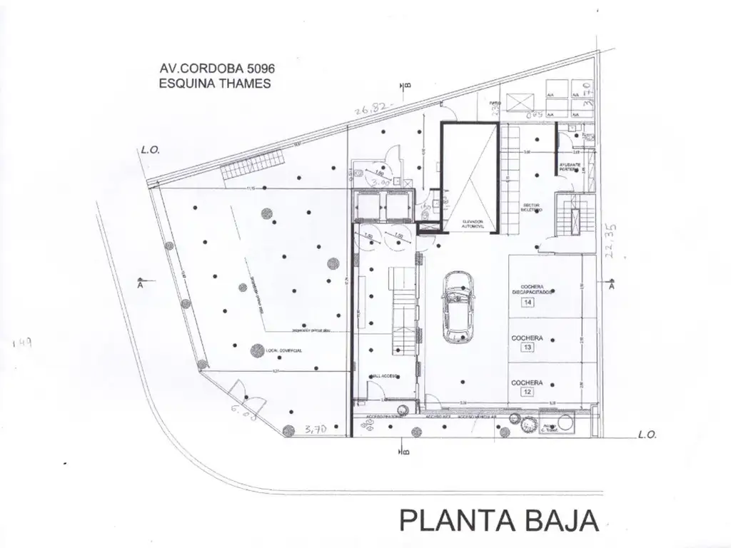 EXCELENTE LOCAL apto crédito AL FRENTE CON VIDRIERA