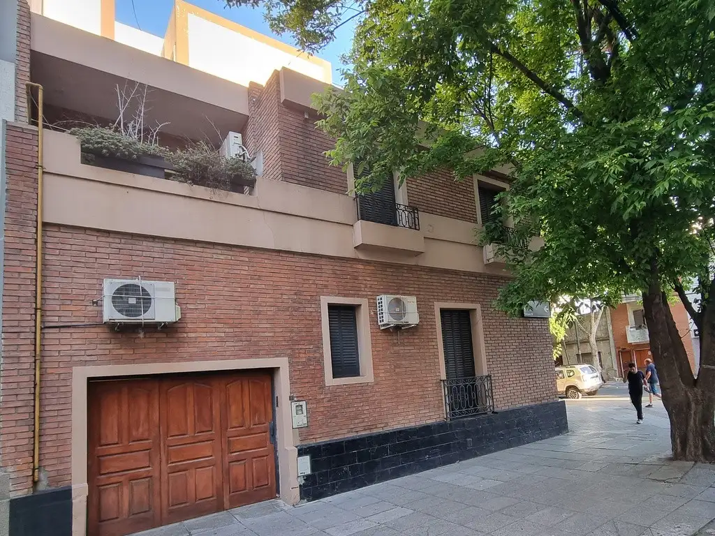 V. Luro Zona de Desarrollo Inmobiliario Excelentes CASA de 228 m²  ! ACEPTO DEPARTAMENTOS EN PAGO