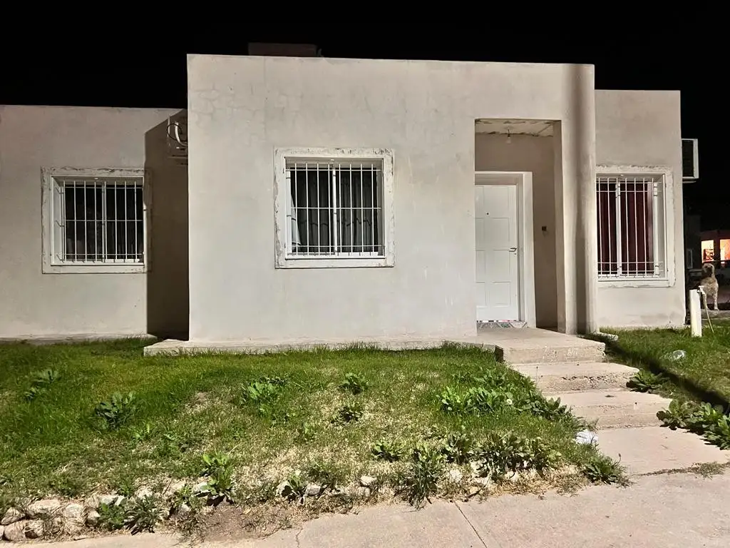 Casa en venta - 2 Dormitorios 1 Baño - Cochera - 303,5Mts2 - La Punta, San Luis