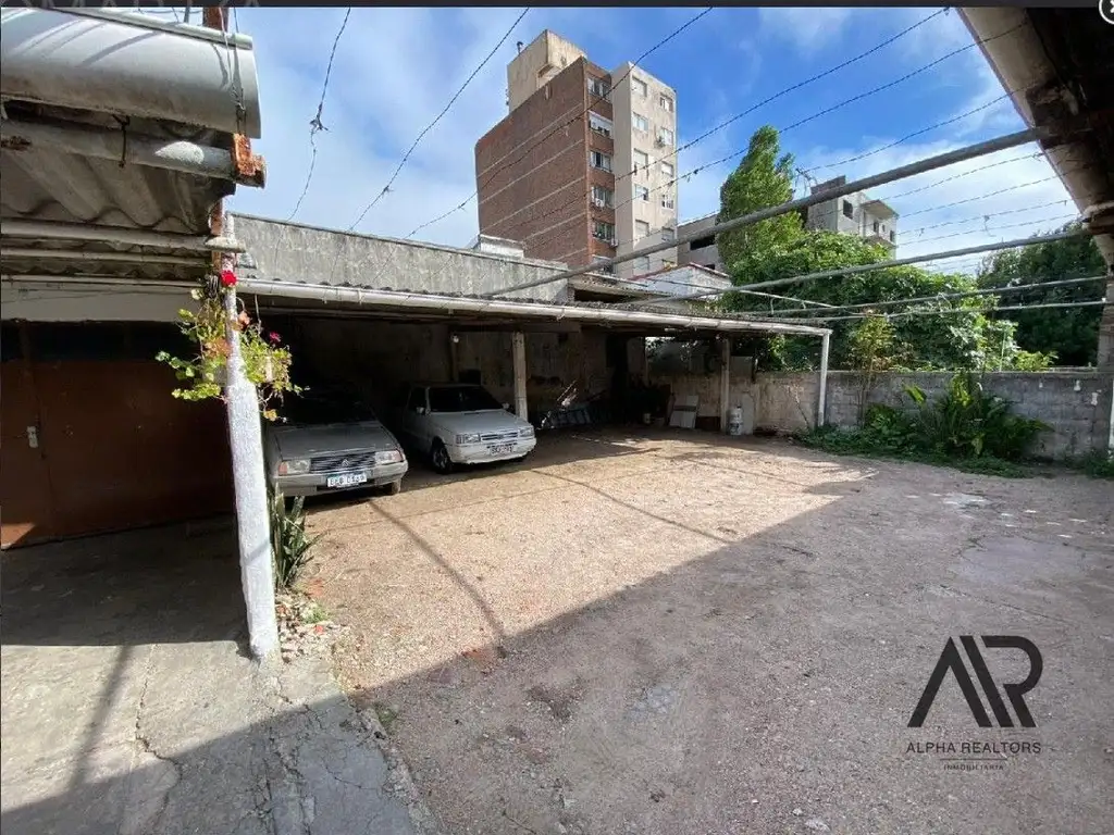 Oportunidad Venta Casa Y Tres Apartamentos De 2 Dormitorios Con Renta En Buceo