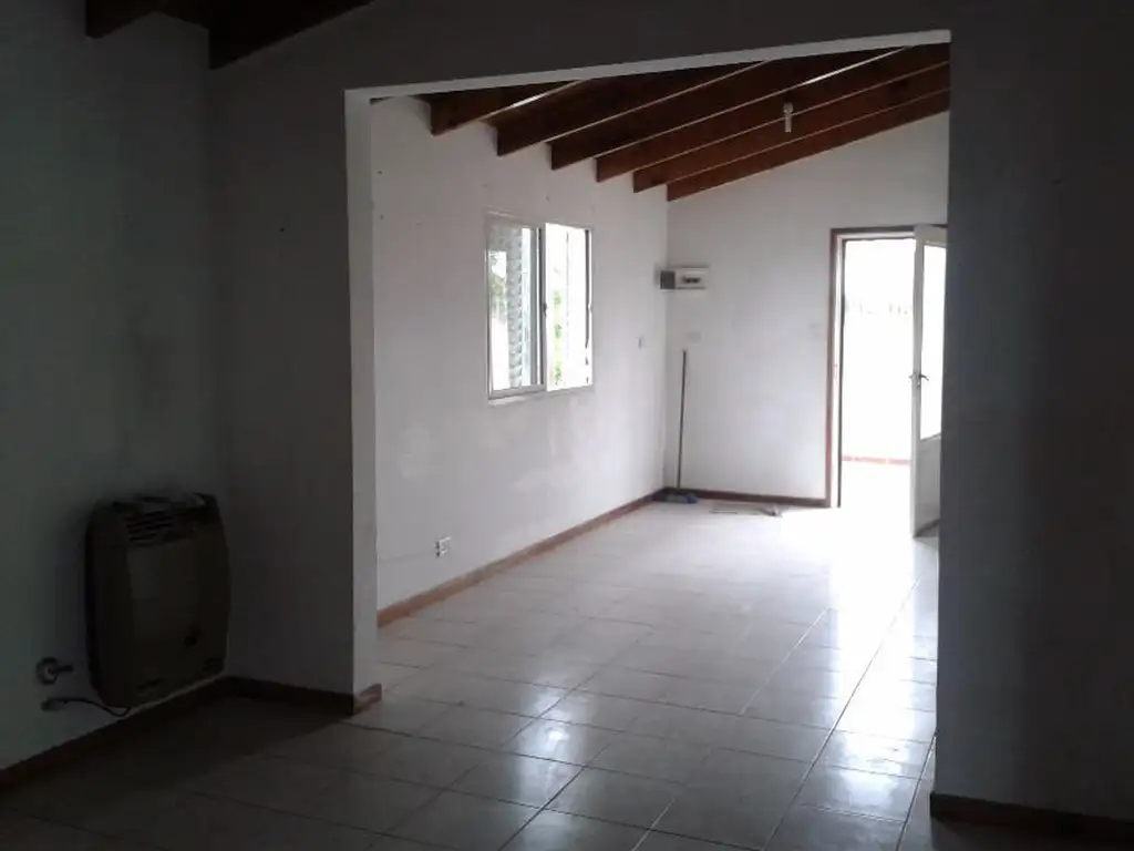 VENTA PH 3 AMB. PTA.ALTA CON PATIO Y COCHERA. MOZART Y ALEM QUILMES