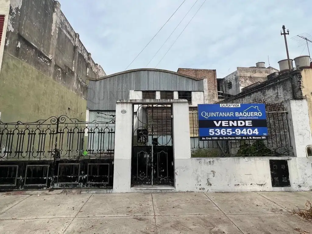 Venta de deposito con vivienda