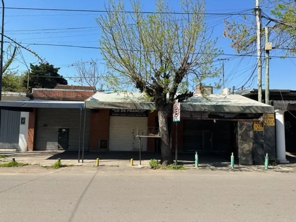 Casa a la venta con locales