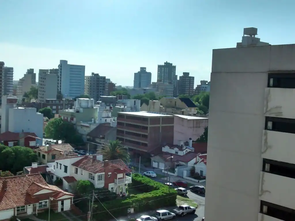 Excelente monoambiente frente al Mar y a 3 cuadras de la Peatonal.