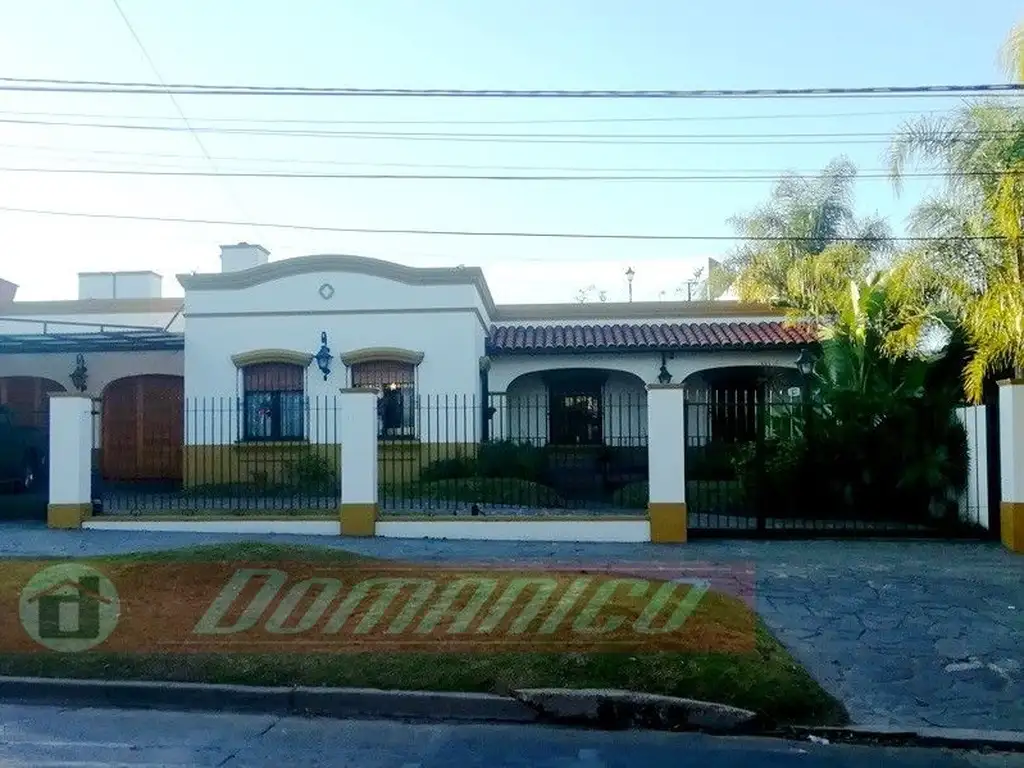 Casa - Venta - Argentina, CASTELAR - SARMIENTO 1600