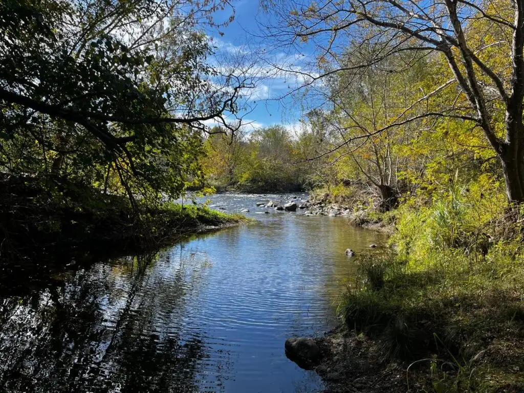 Lote a 50 mts del río. B° Sexto Loteo. Calamuchita. Cód (2133)