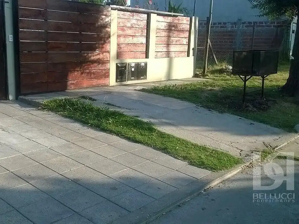 Casa Venta a estrenar 3 ambientes, 1 cochera, 270m2, General Savio 1400