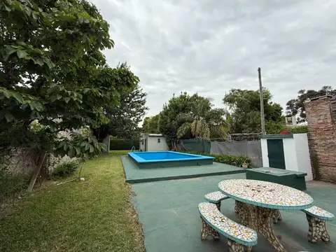 CASA EN VENTA EN PERGAMINO CON PILETA