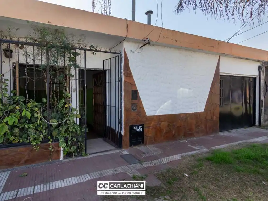 Casa 2  dormitorios en venta Fisherton Rosario - A reciclar