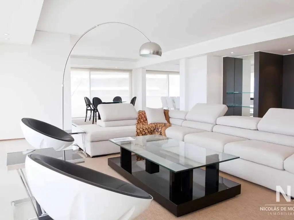 Espectacular Apartamento en Edificio de Categoría en Playa Brava, Punta del Este