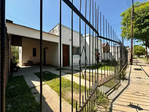 SE VENDE CASA EN BARRIO CHAPERO (RECONQUISTA)